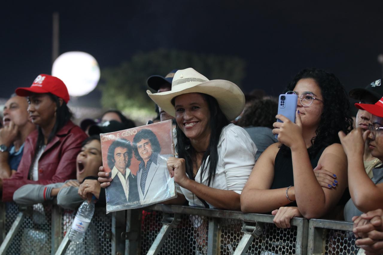 Mais de 40 mil pessoas aproveitam a primeira noite de shows em Senador Canedo