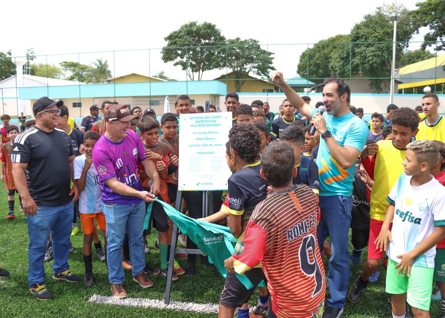Senador Canedo inaugura Campo Sintético e revitaliza o tradicional “Campo de Arroz”