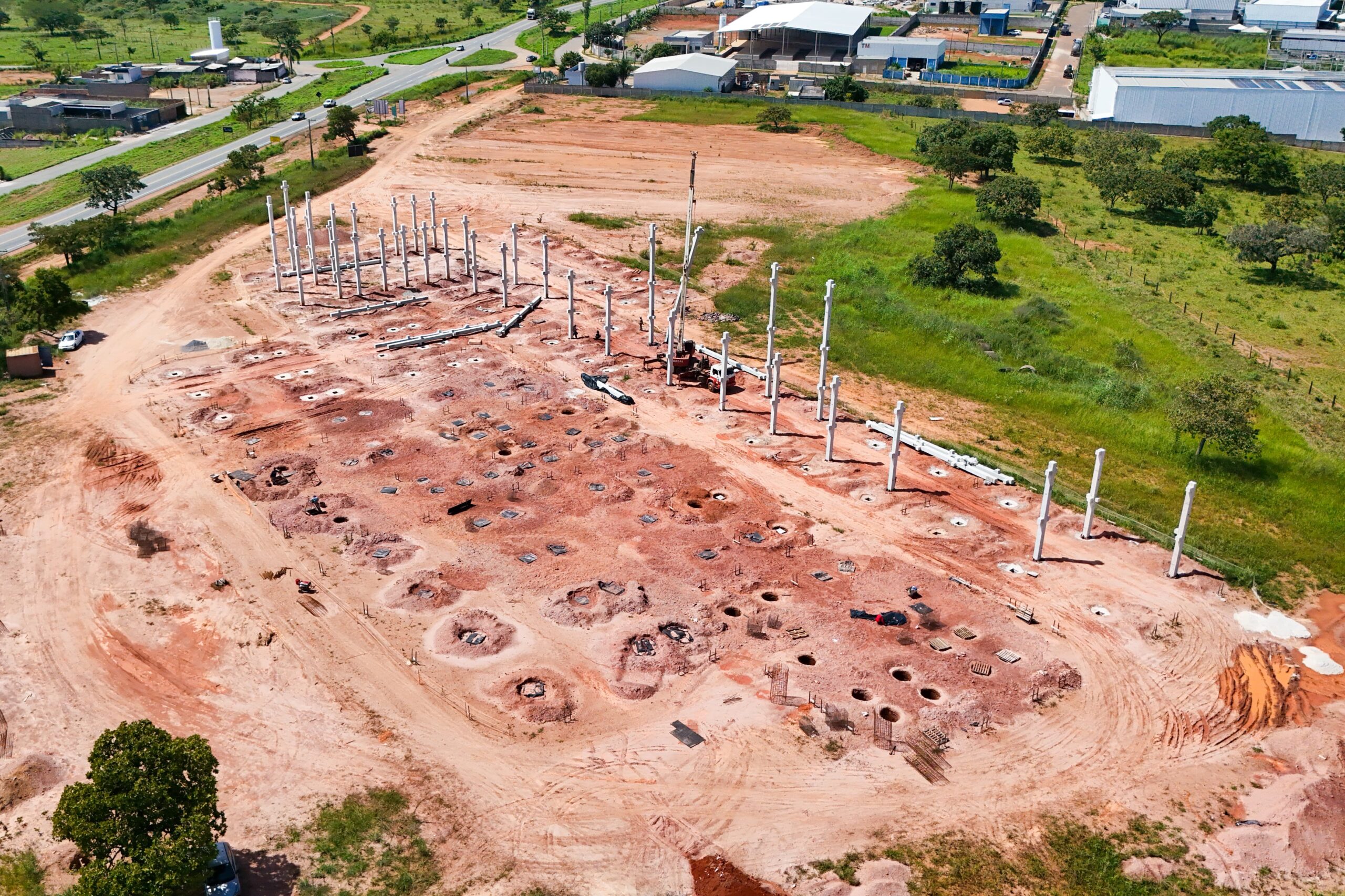 Obra do Hospital Municipal de Senador Canedo avança com instalação de novos pilares