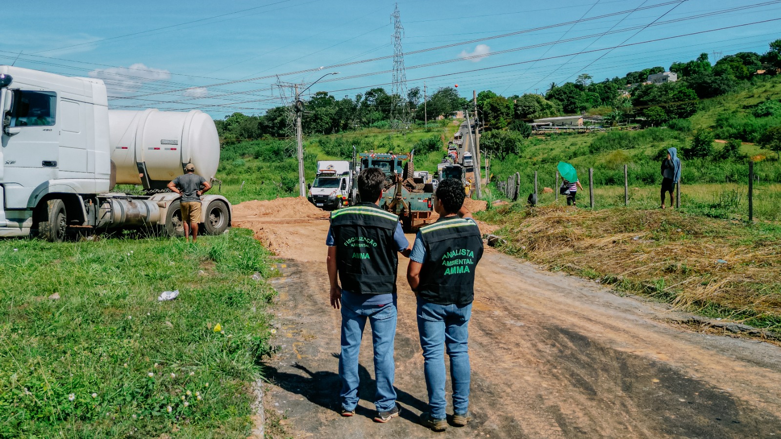 Prefeitura age rápido após acidente com carreta de óleo diesel em Senador Canedo