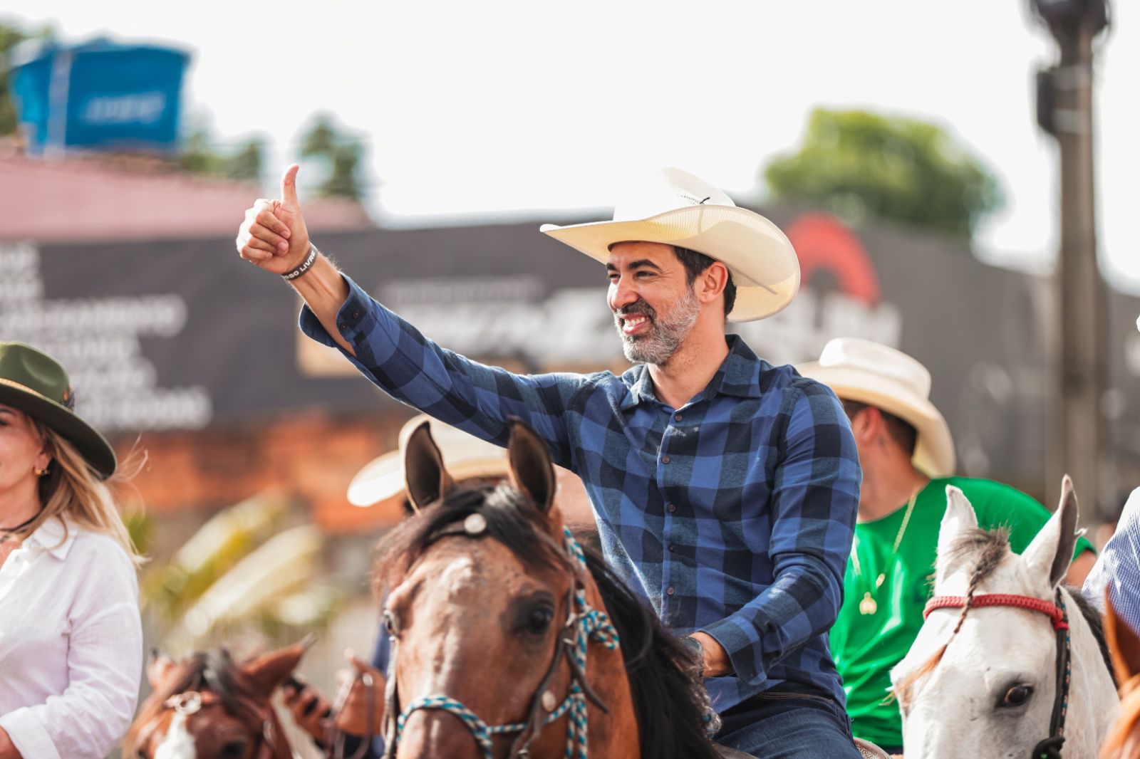 Cavalgada do Canedo Fest Show reúne multidão em celebração aos 36 anos de Senador Canedo