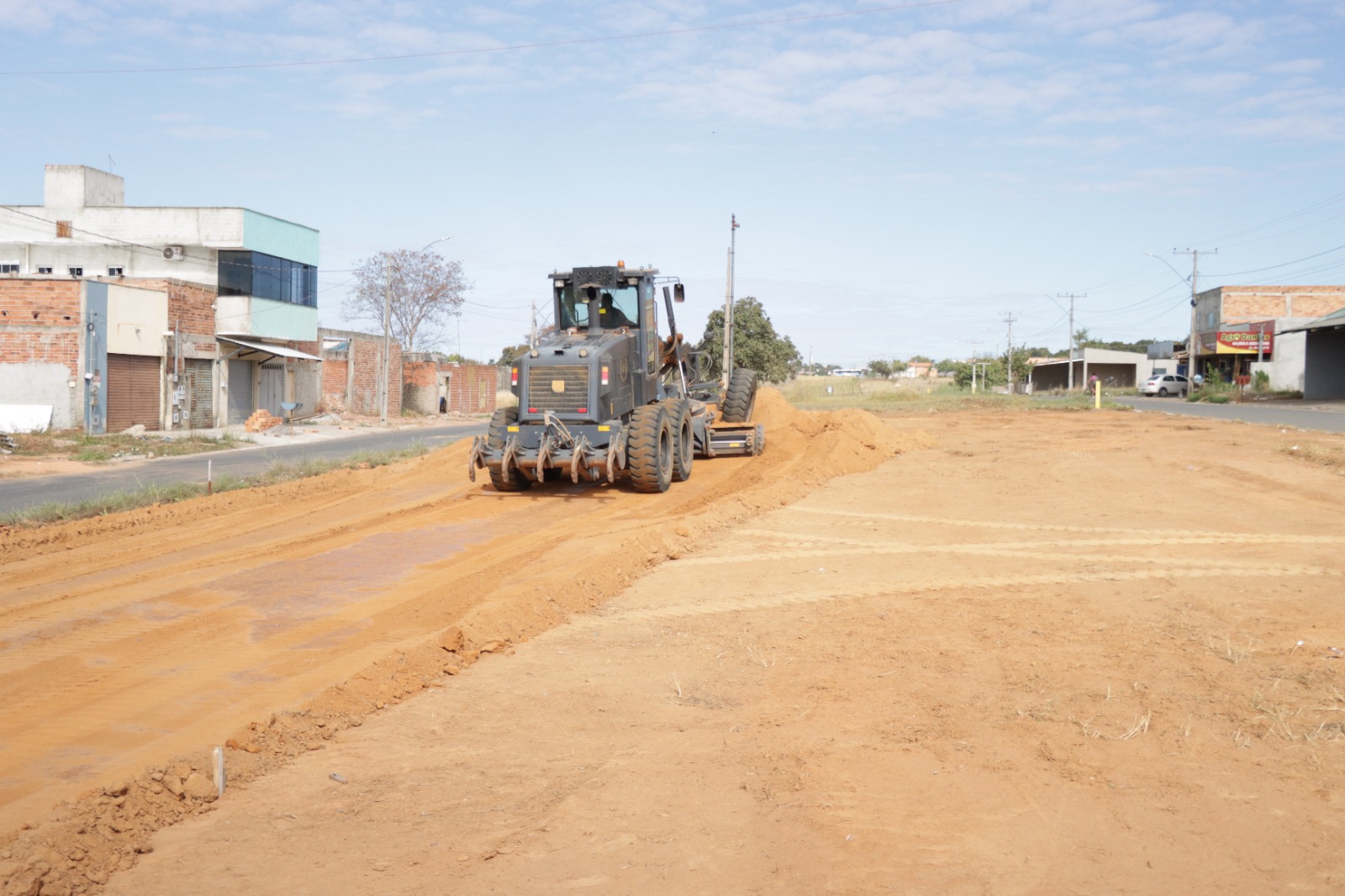 Senador Canedo inicia obra de praça com quadra no Residencial Paraíso