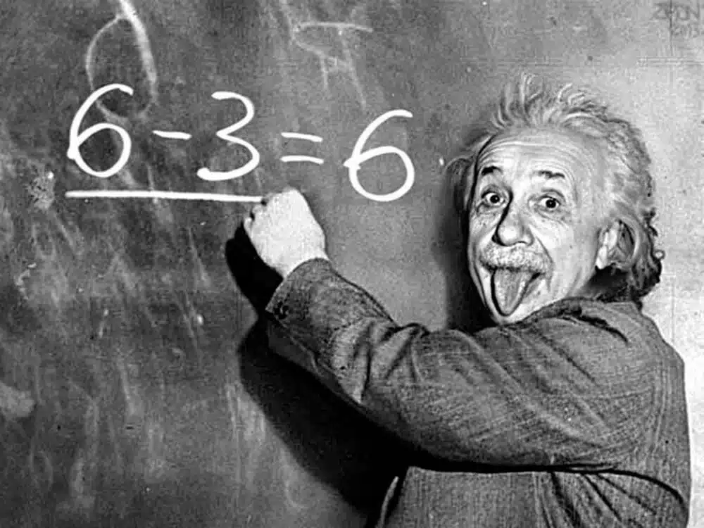 5 hábitos bizarros de Einstein que mostram como ele pensava diferente de todo mundo