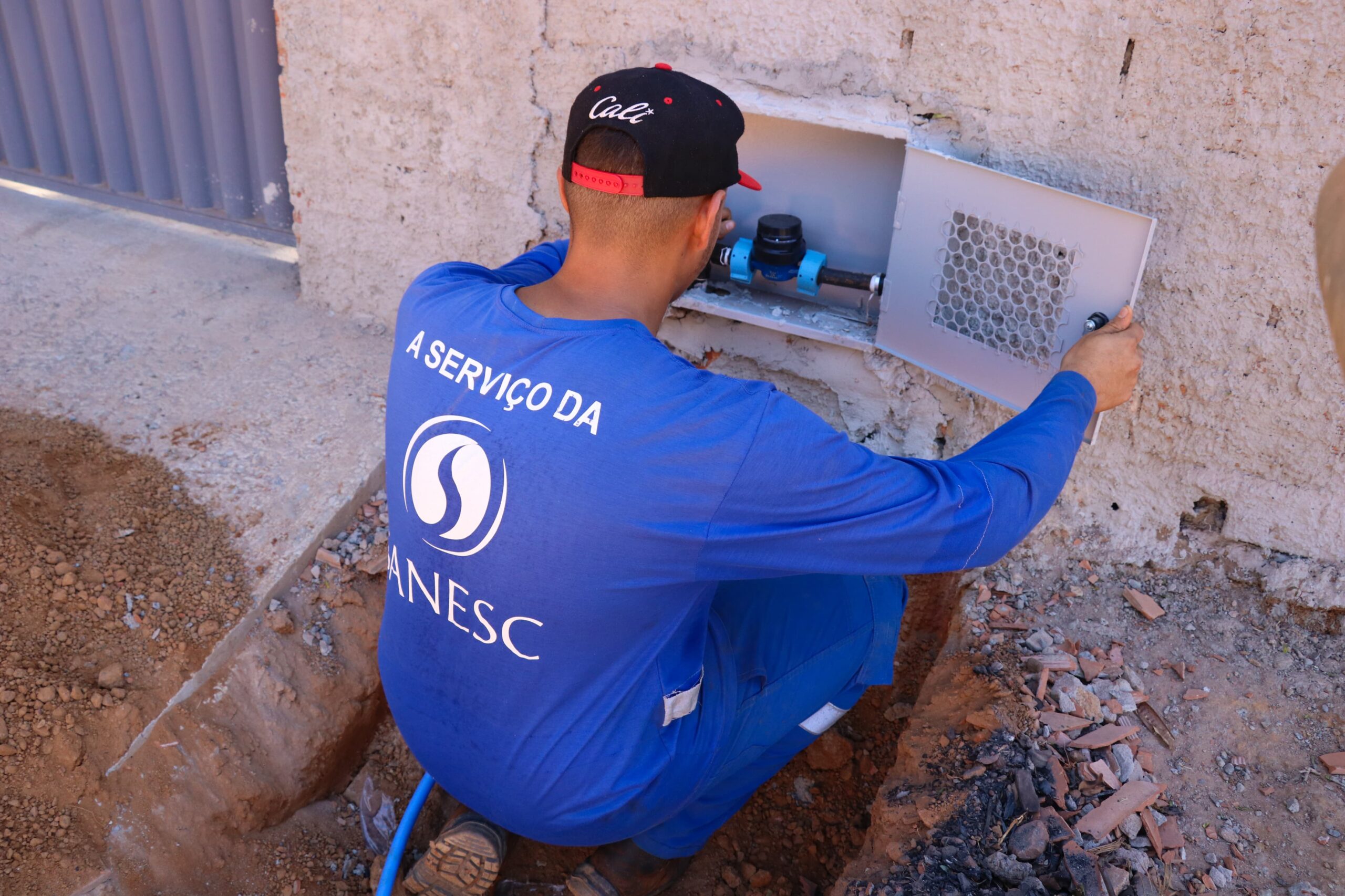 Em momento histórico para Senador Canedo, água tratada chega ao bairro Morumbi