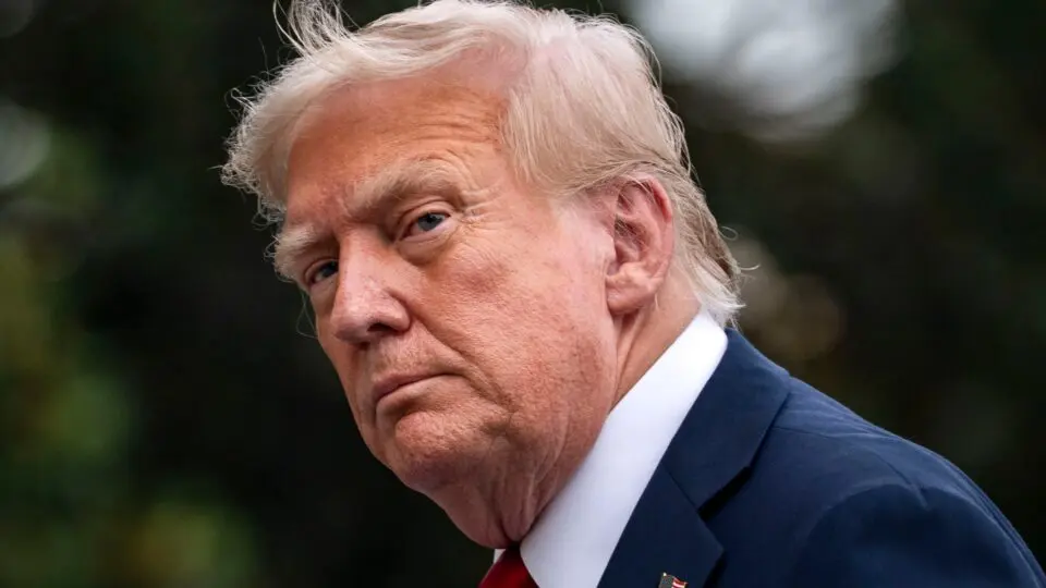 Trump cita Moraes e Bolsonaro em decreto que oficializa tarifa de 50% para o Brasil