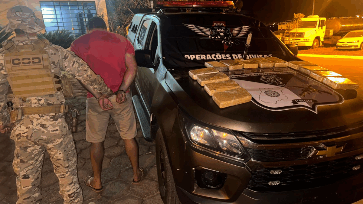 Caminhoneiro é preso suspeito de transportar cocaína avaliada em R$ 1,5 milhão em Goiás