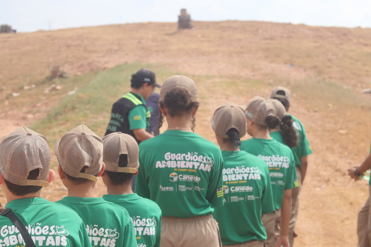 Senador Canedo leva guardiões ambientais mirins para visita ao viveiro municipal
