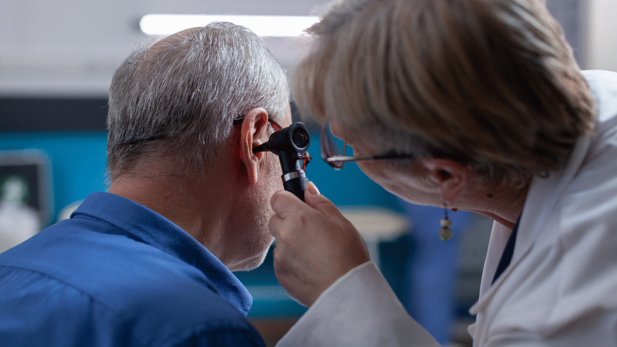 Pesquisa da UFG descobre que cera de ouvido pode ajudar a detectar câncer