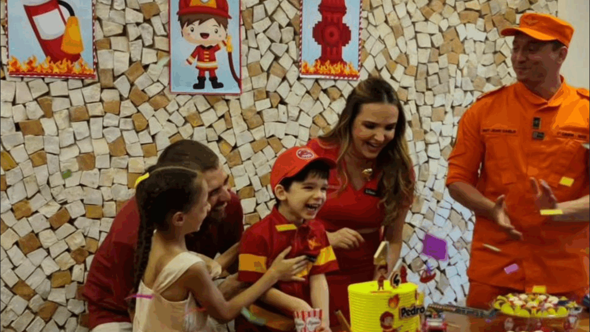 Após transplante de medula óssea, menino de 4 anos celebra aniversário com bombeiros em Goiânia