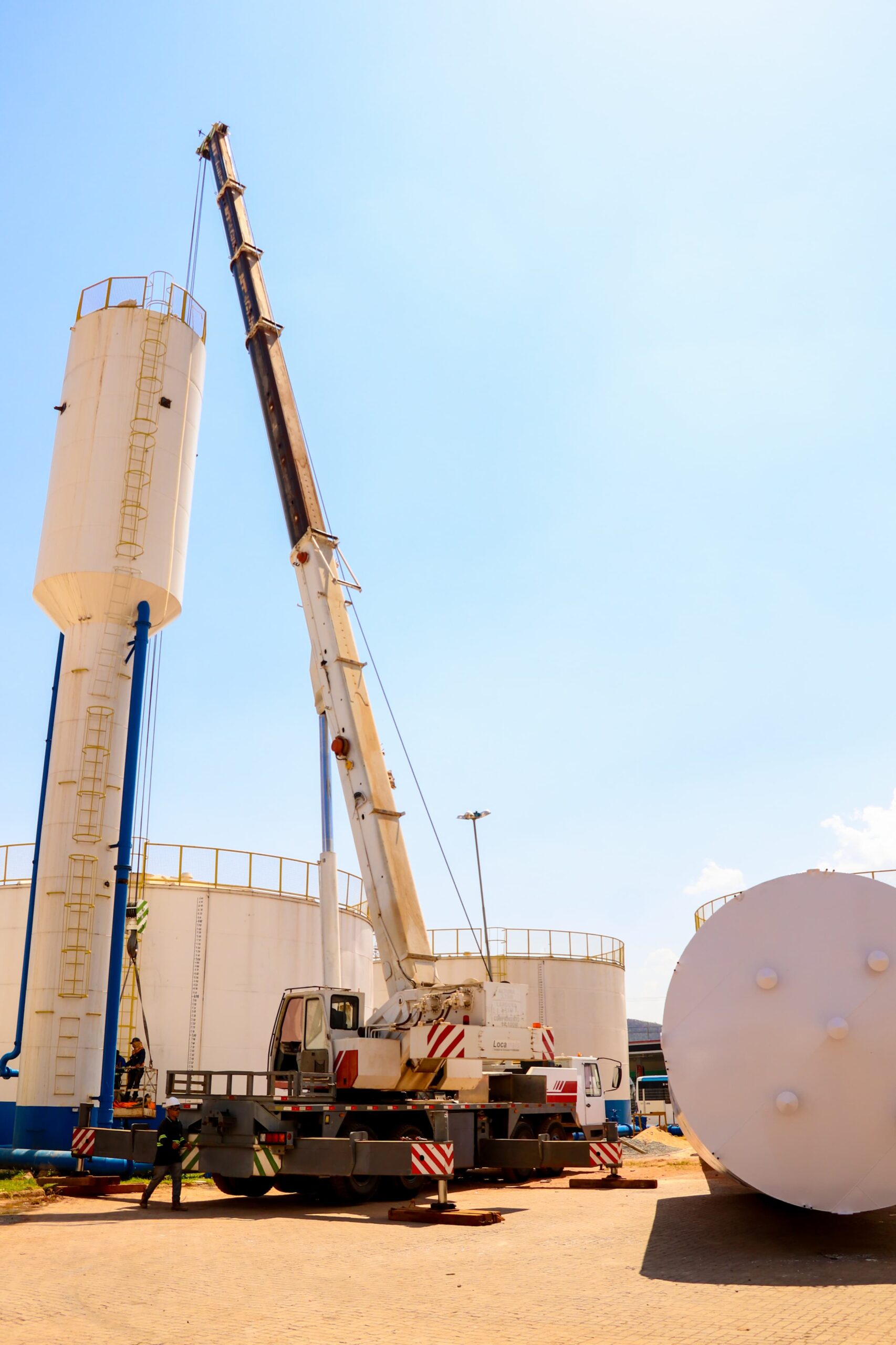 Começou hoje: Sanesc substitui reservatório na ETA Lúcio Rosa