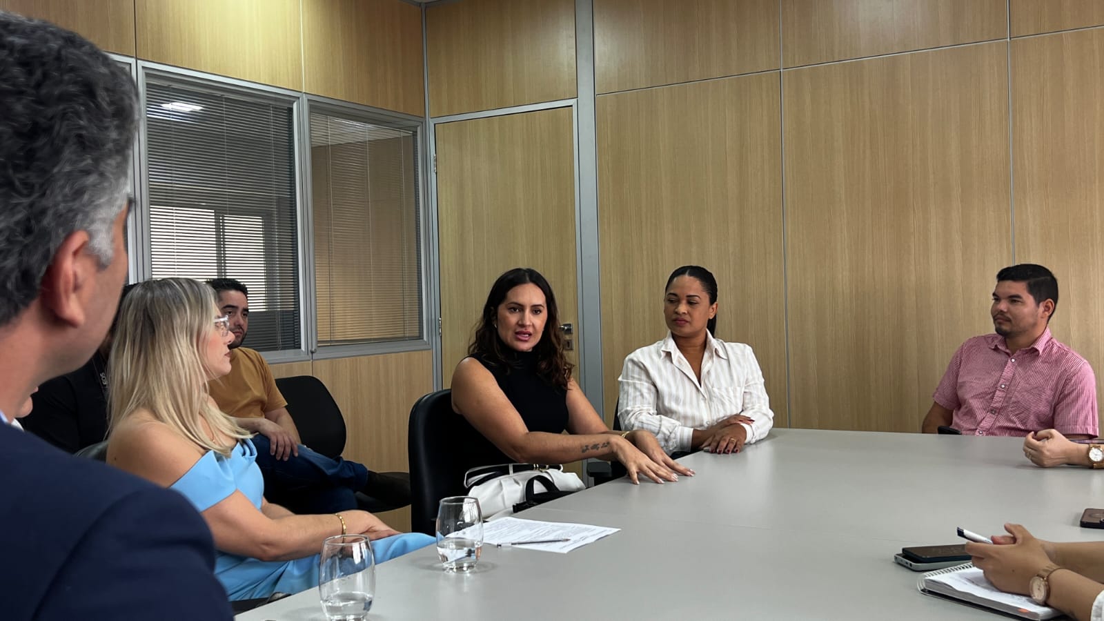 Senador Canedo realiza mais uma reunião para o Fórum Mais Beleza