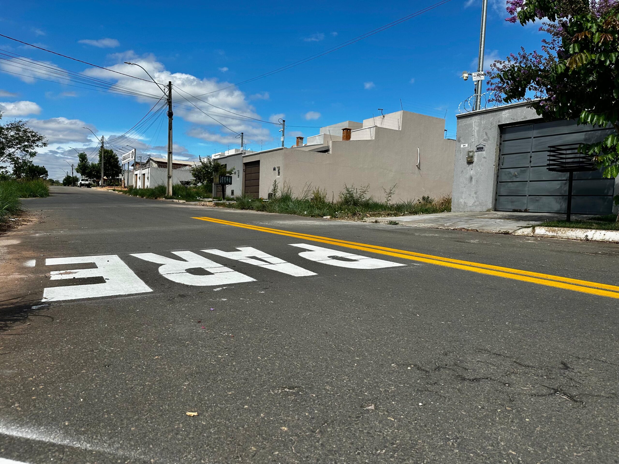 SMT realiza pintura viária no Parque dos Buritis