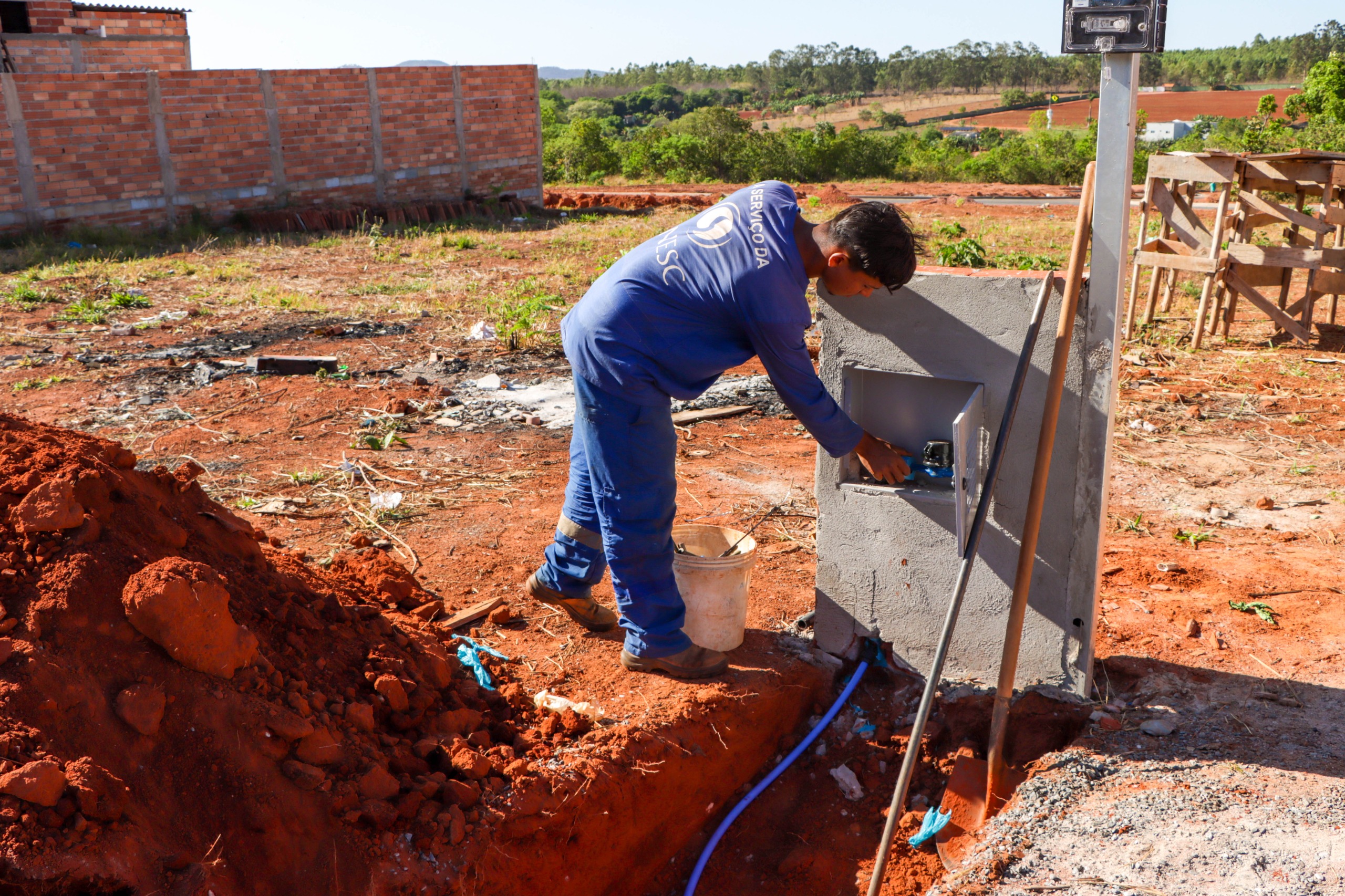 Em sua melhor fase de produção, Sanesc realiza mais de 3 mil novas ligações de água em Senador Canedo em 2025