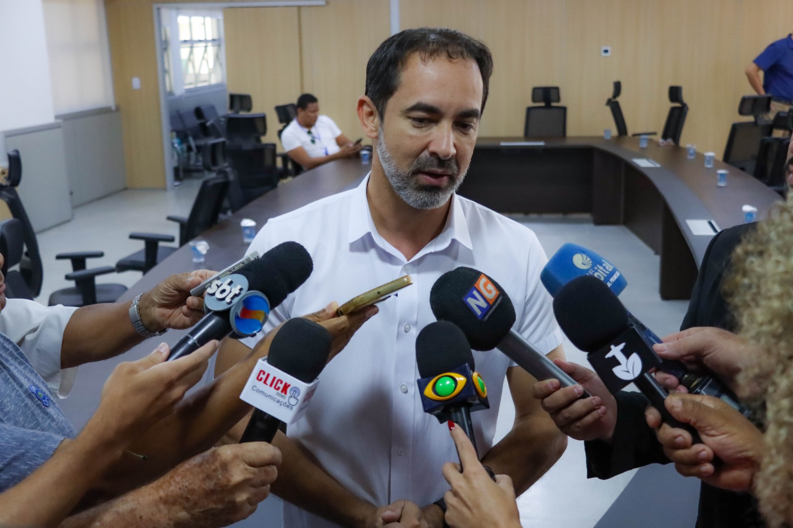 Pellozo lança o maior concurso público da história de Senador Canedo