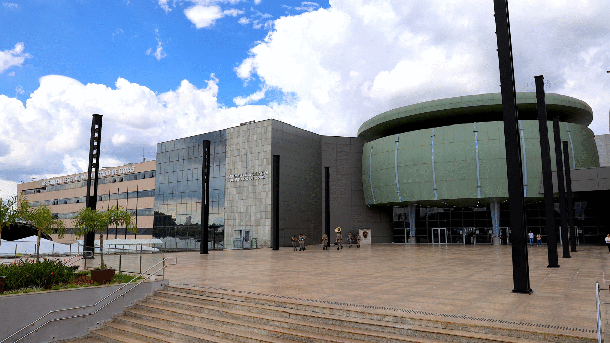 Assembleia Legislativa de Goiás lança edital de concurso com salários de até R$ 10 mil