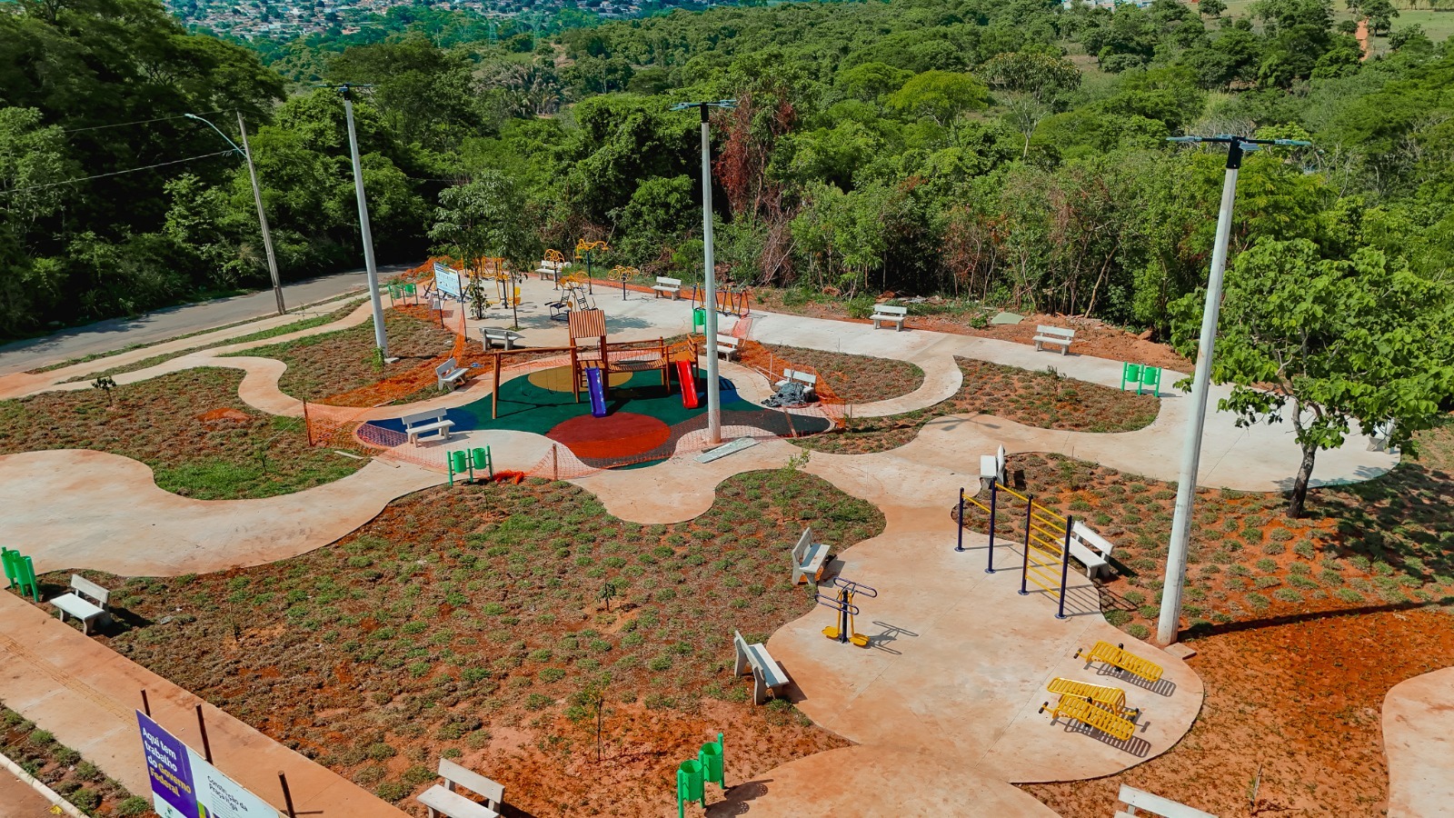Senador Canedo inaugura nova praça no Jardim Ingá