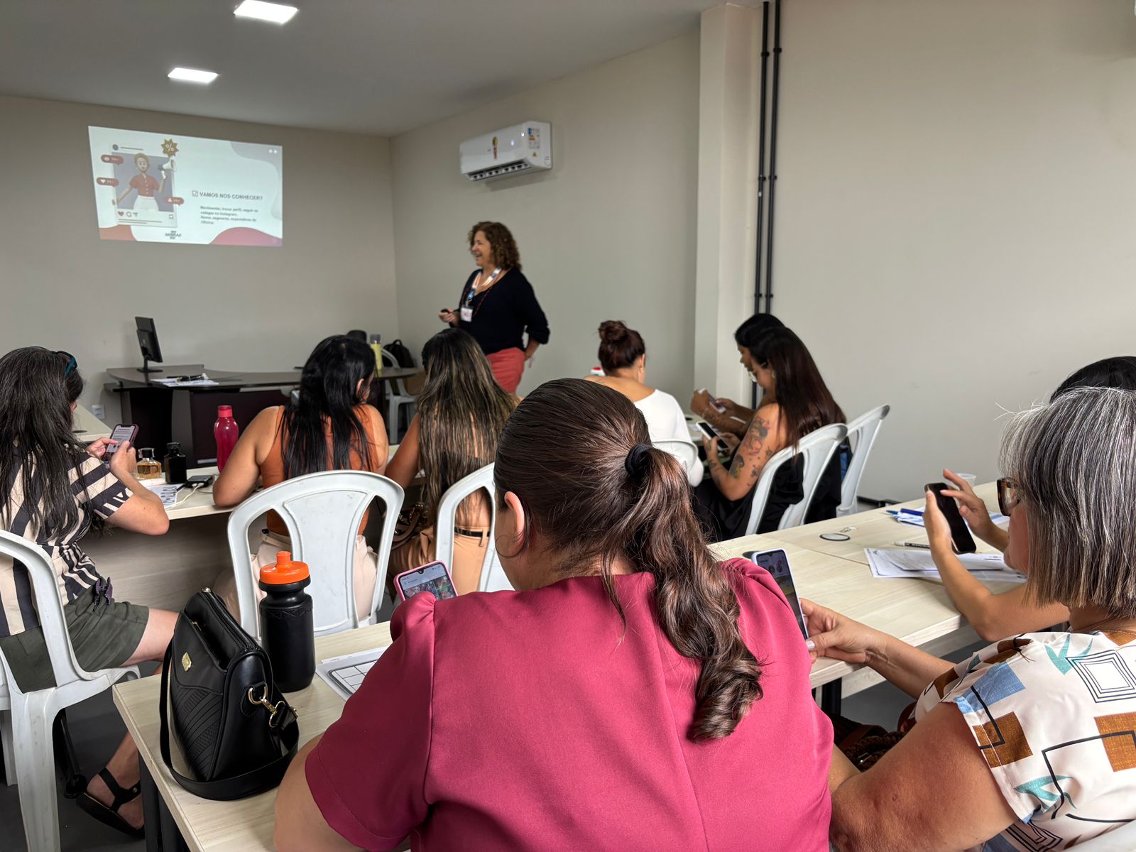 Senador Canedo realiza oficina sobre Instagram em parceria com o SEBRAE