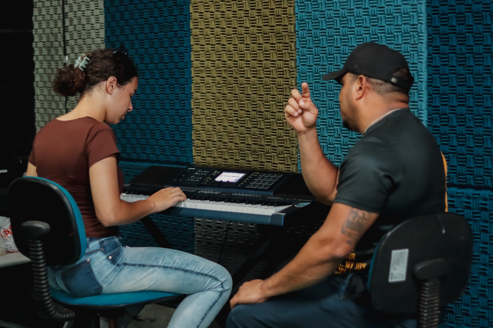 Senador Canedo oferece aulas gratuitas de teclado popular na Estação de Cultura José Rodrigues