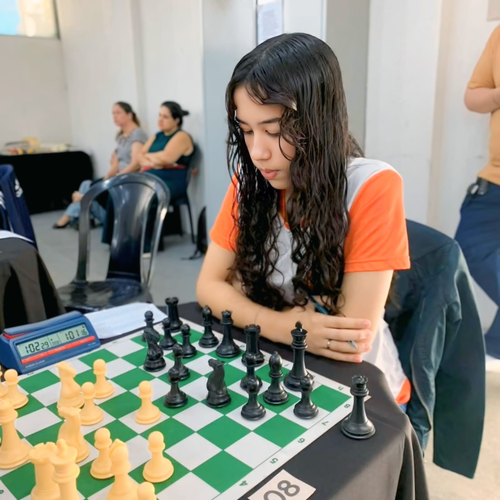 Jovem canedense vence torneio de xadrez e se torna a primeira mulher Mestre Nacional