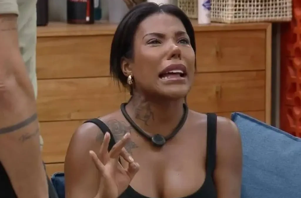 A Fazenda 17: Carol Lekker é expulsa do reality após cena com Duda; veja