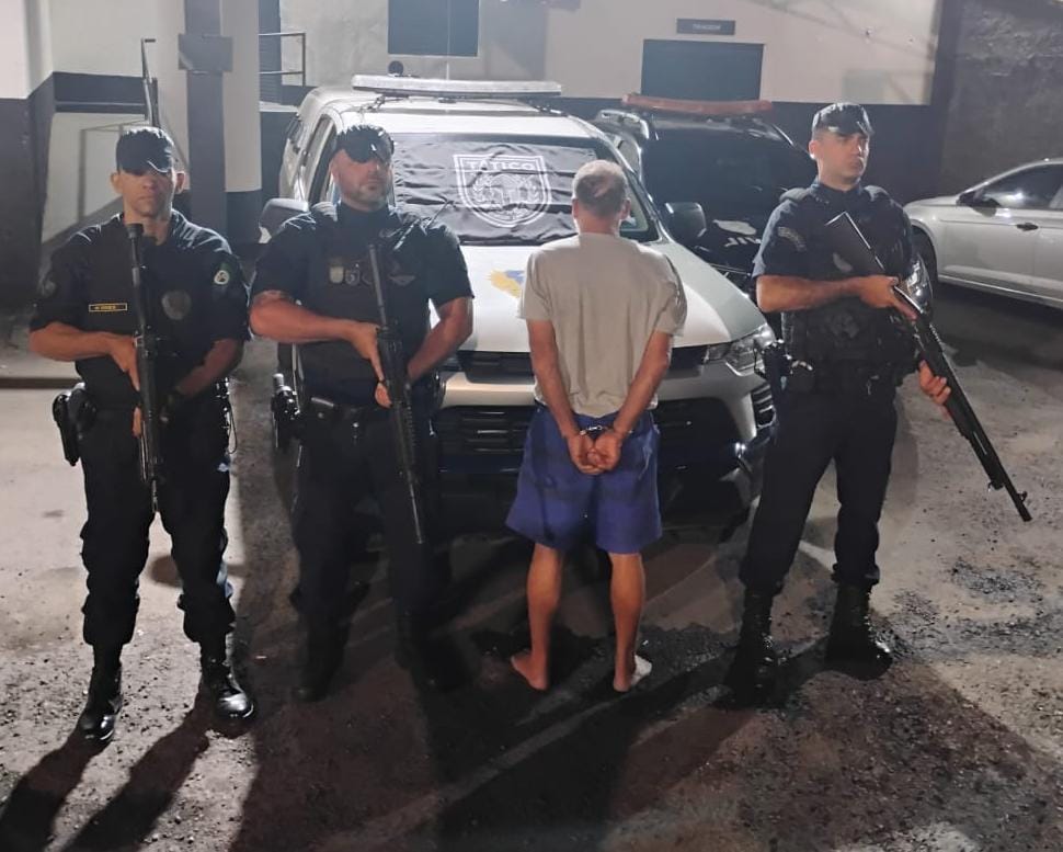 EQUIPE TÁTICA DA GCM DE SENADOR CANEDO DETÉM SUSPEITO DE IMPORTUNAÇÃO SEXUAL