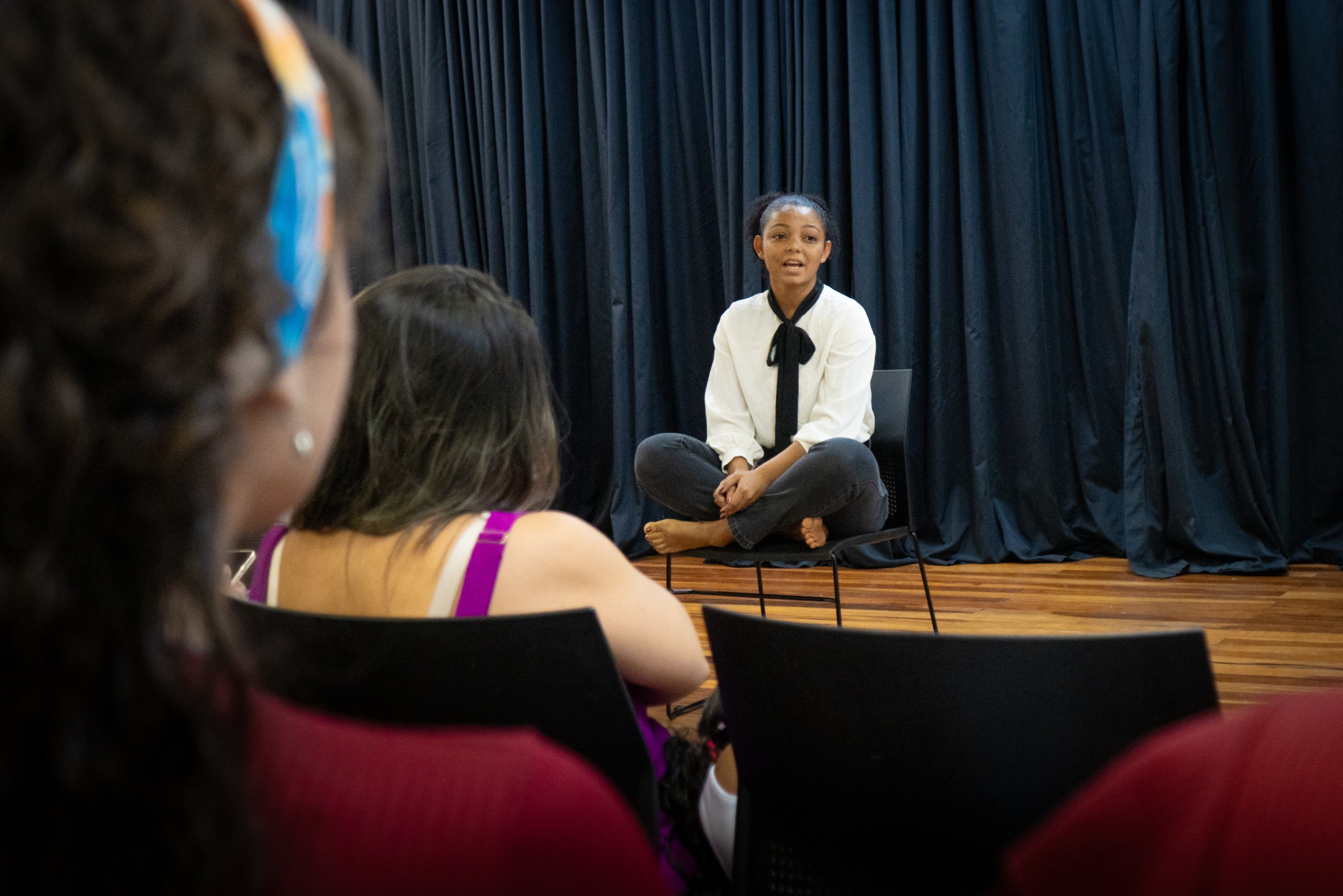 Sarau “Cenas da Vida” reúne crianças e jovens em apresentação teatral no Jardim das Oliveiras