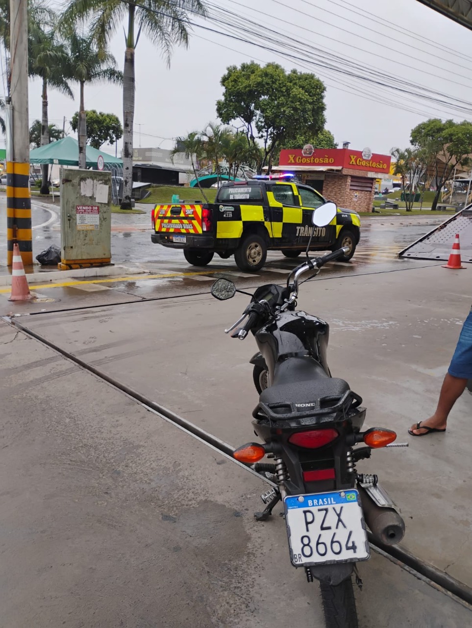 SMT APREENDE VEÍCULO ADULTERADO EM SENADOR CANEDO