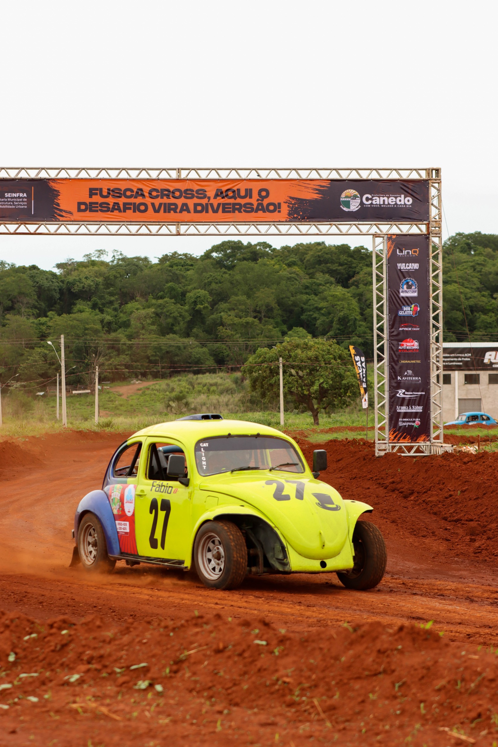 Pilotos aqueceram os motores para o Fusca Cross em Senador Canedo