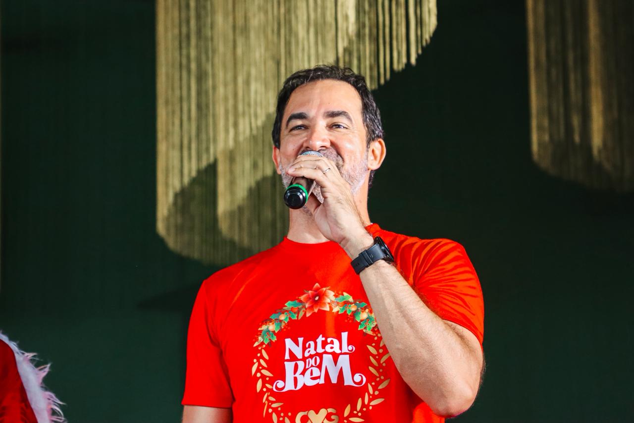 Entrega de brinquedos marca domingo de Natal em bairros de Senador Canedo