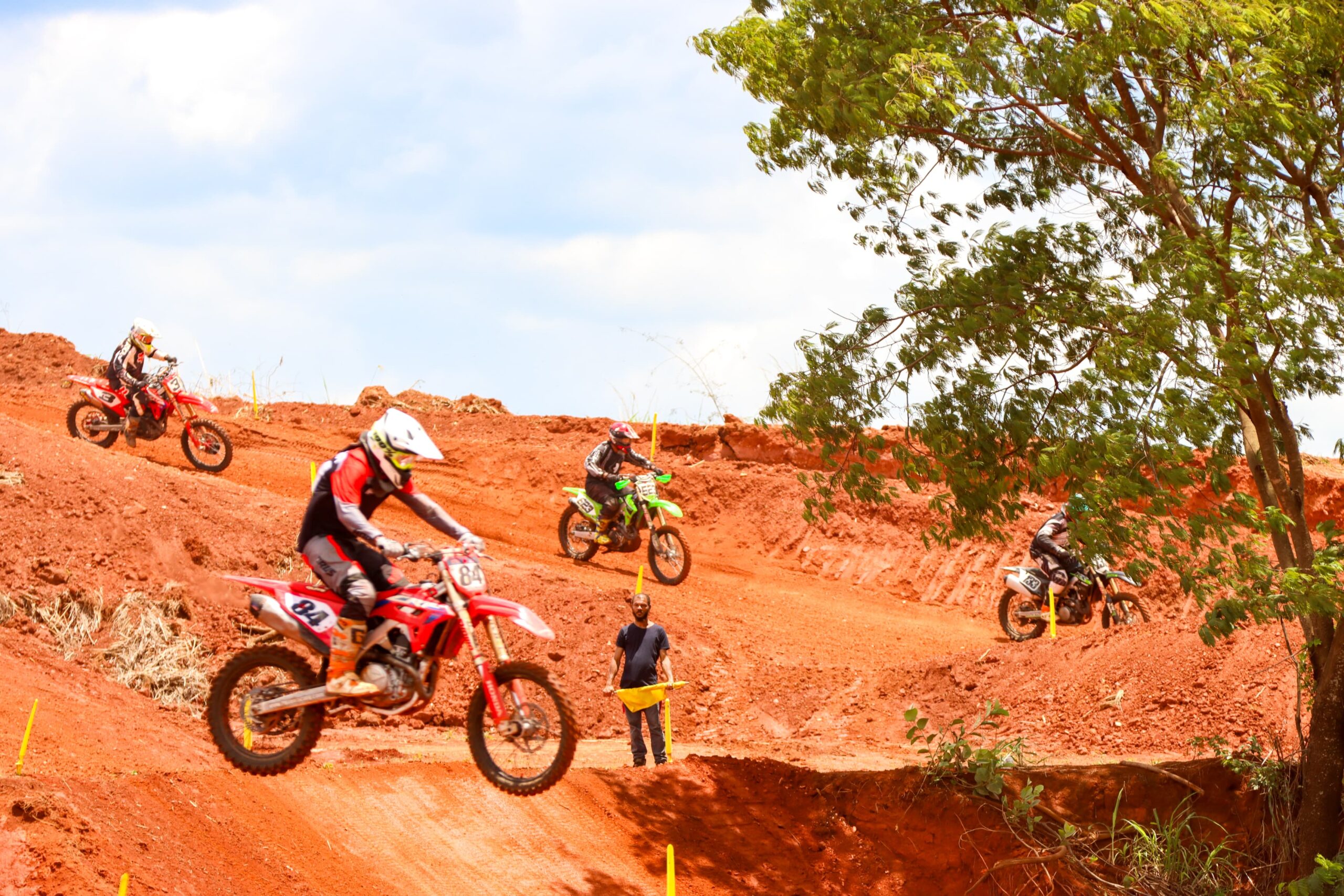 Senador Canedo vibra com sucesso da etapa do Goiás de Motocross 2025