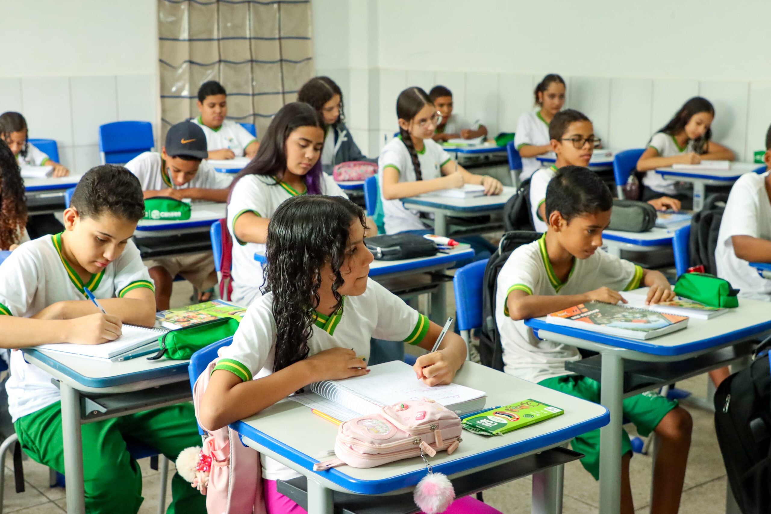 Kits escolares garantem dignidade e aprendizado a 26 mil alunos de Senador Canedo