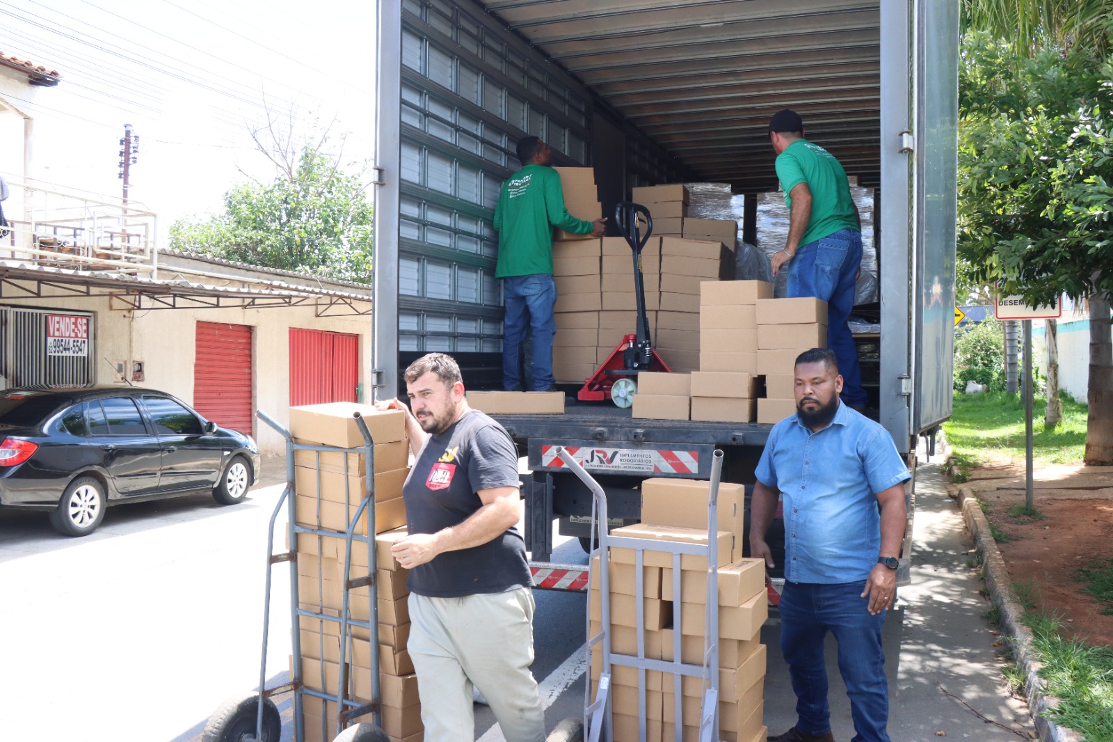 Kits escolares 2026 chegam em Senador Canedo
