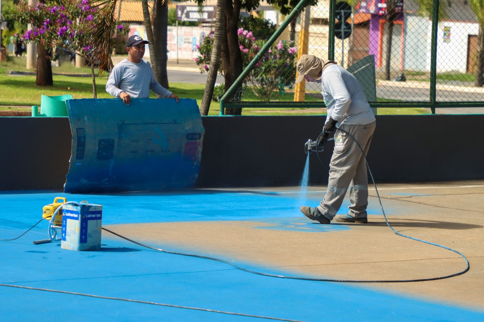 Quadra esportiva da Vila Bom Sucesso recebe nova pintura