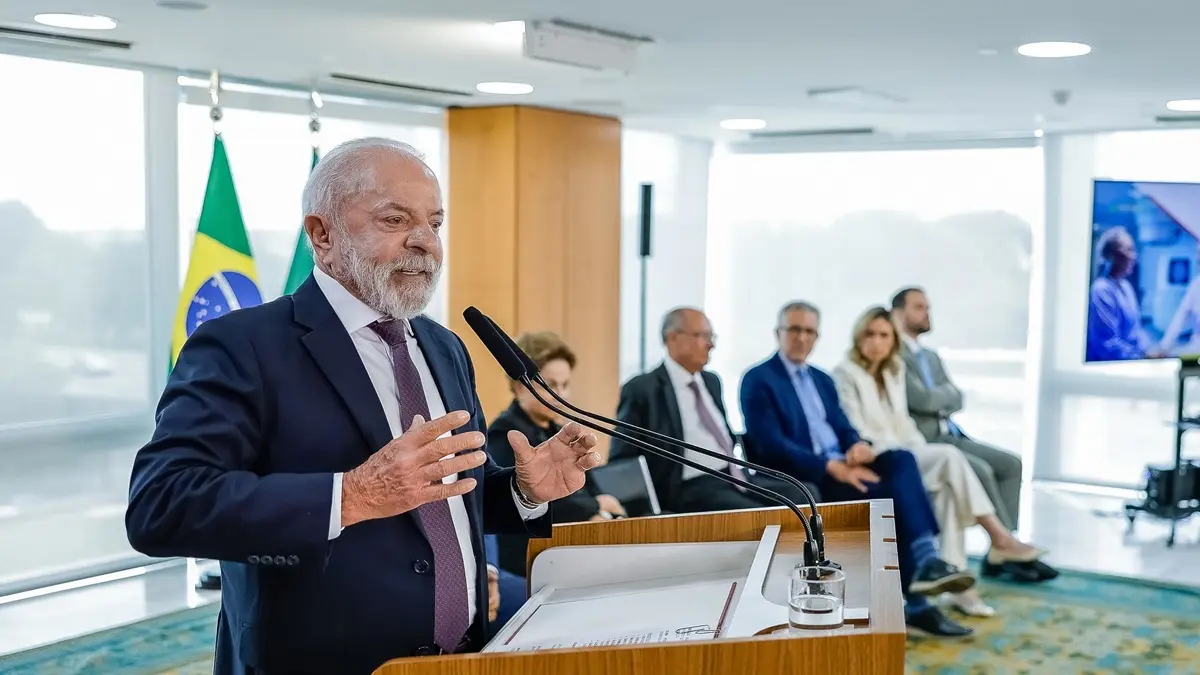 Lula contraria Congresso e veta redução de penas do 8/1 que beneficiaria Bolsonaro