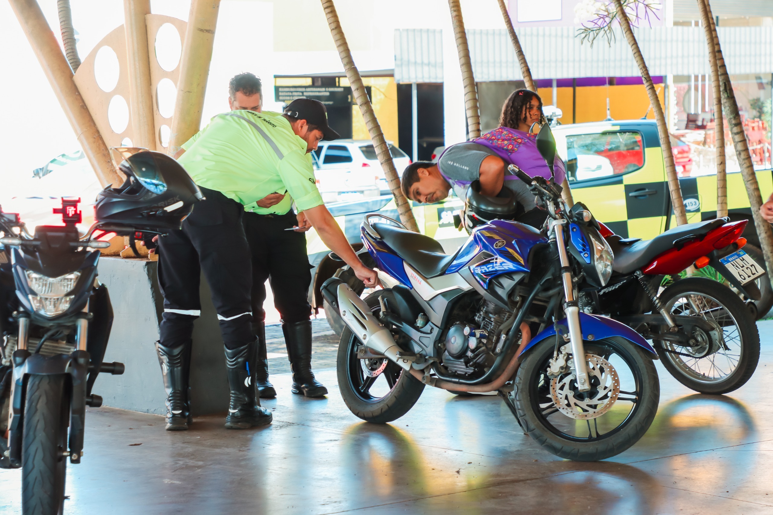 SMT e SEST-SENAT realizam blitz em Senador Canedo