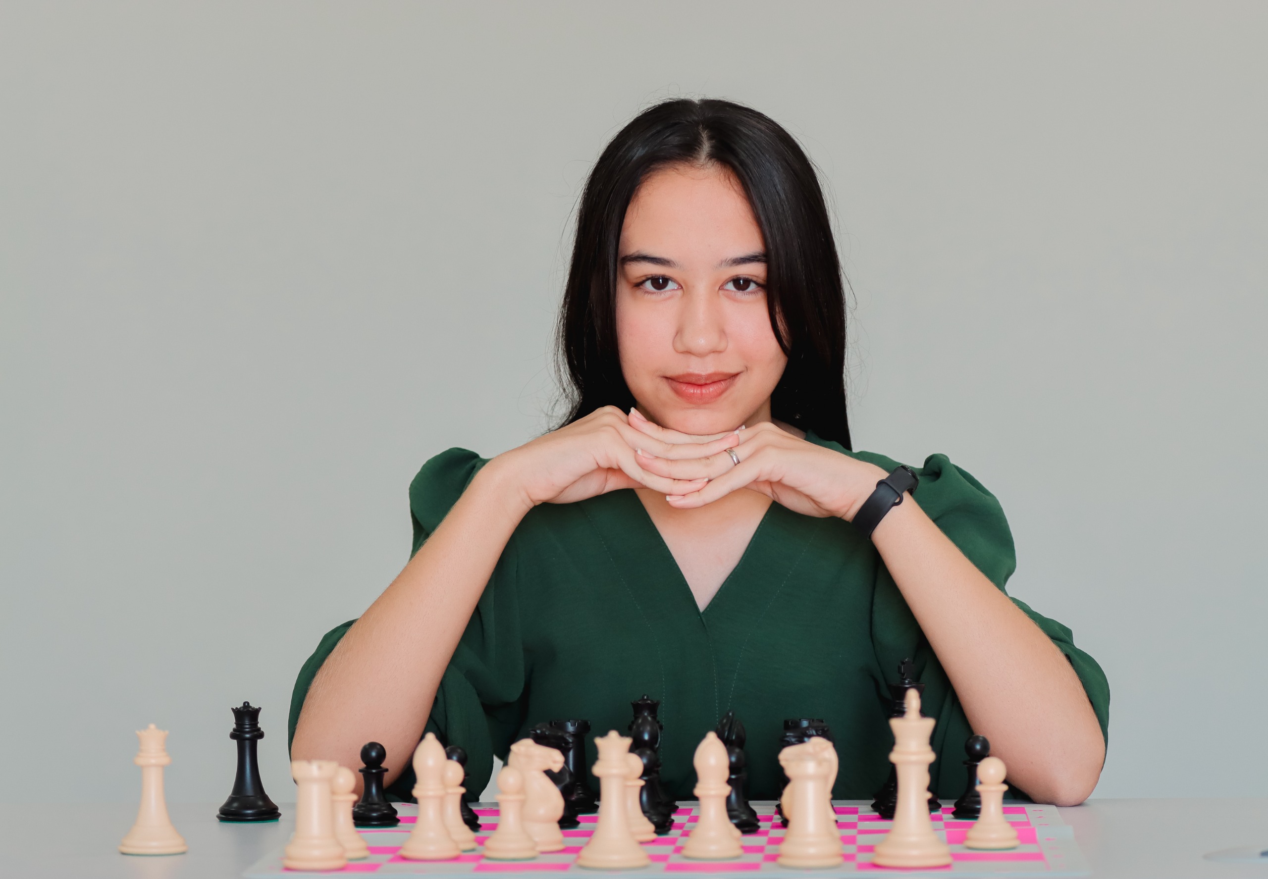 Jovem canedense conquista título de mestre nacional feminina de xadrez aos 13 anos