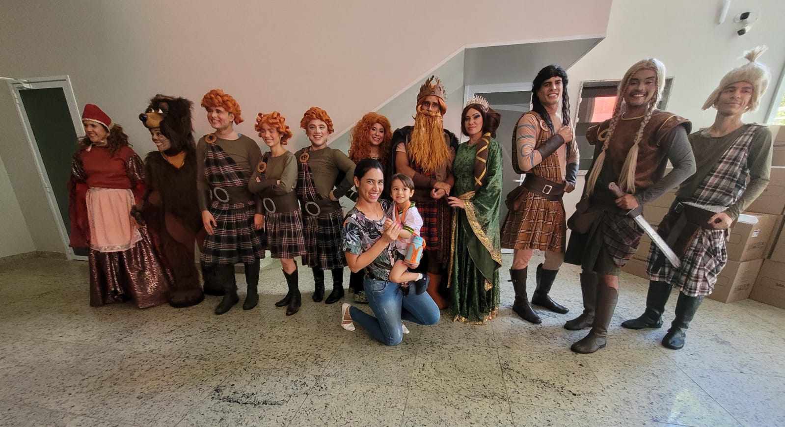 CMEI leva alunos ao teatro para espetáculo Valente