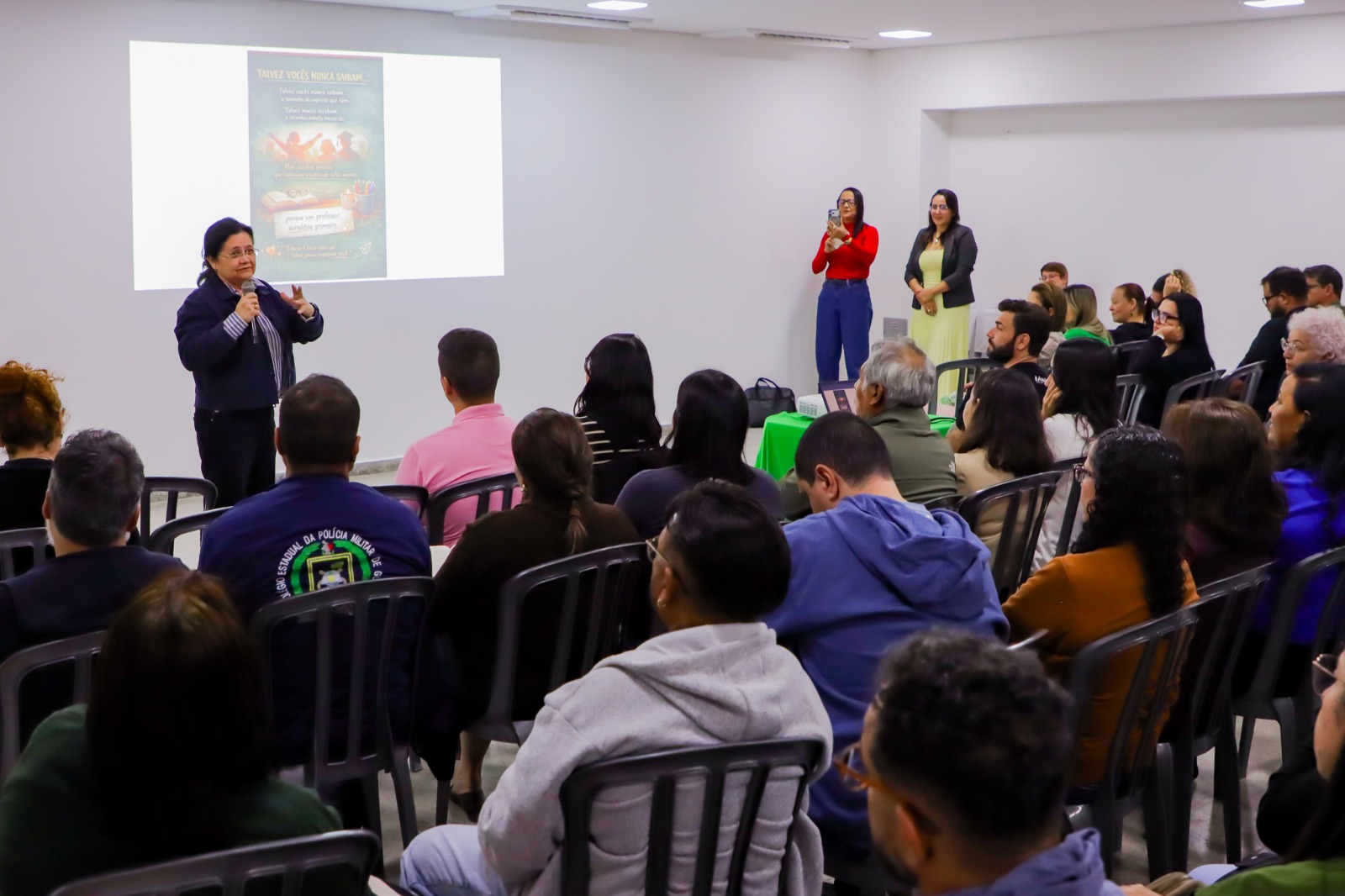 Senador Canedo realiza formação continuada para profissionais da EJA